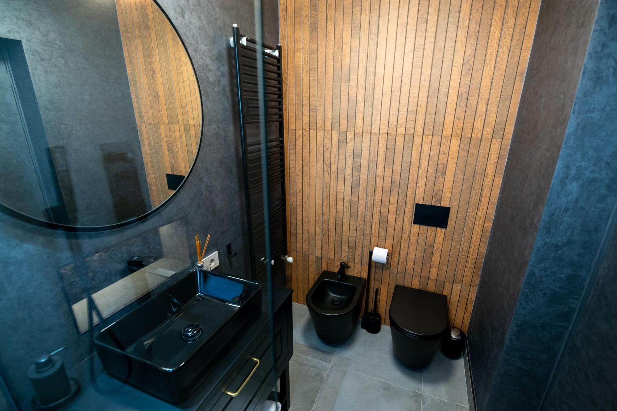 The Penthouse Hotel Vaslui Bagian luar foto